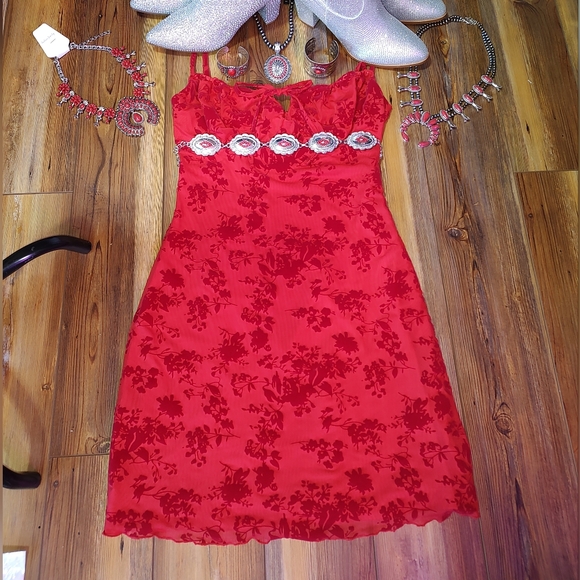 Women's red floral design dress - Picture 3 of 3